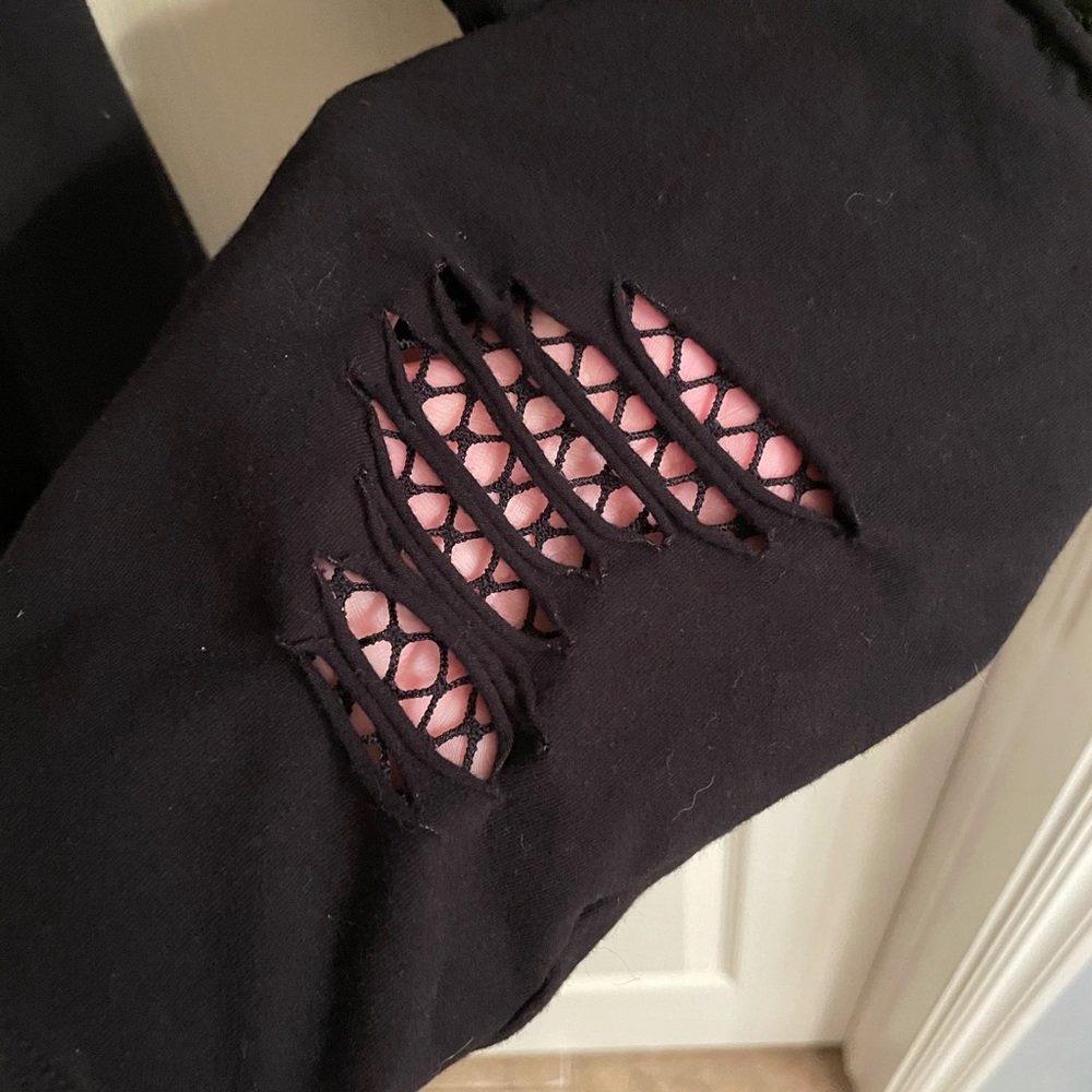 Slash and bet leggings Torrid